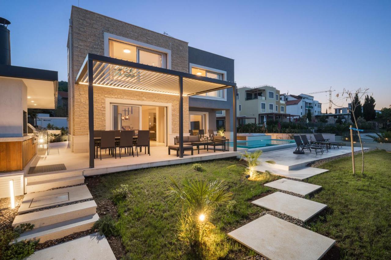 Acadia Beach Villas & Apartments Слатине Экстерьер фото