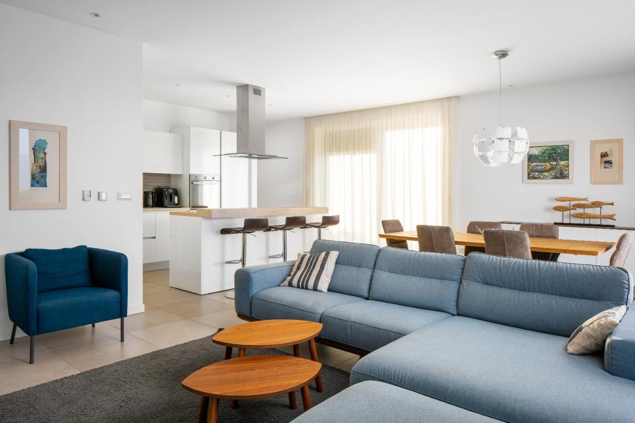 Acadia Beach Villas & Apartments Слатине Экстерьер фото