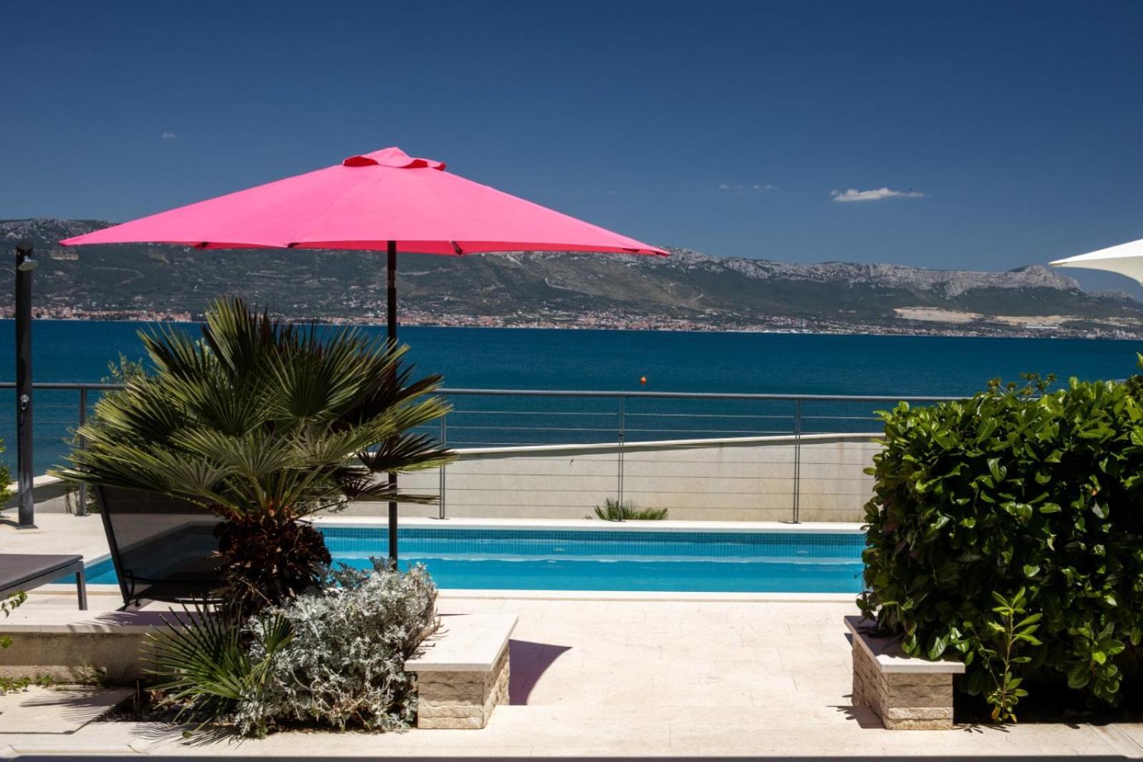 Acadia Beach Villas & Apartments Слатине Экстерьер фото