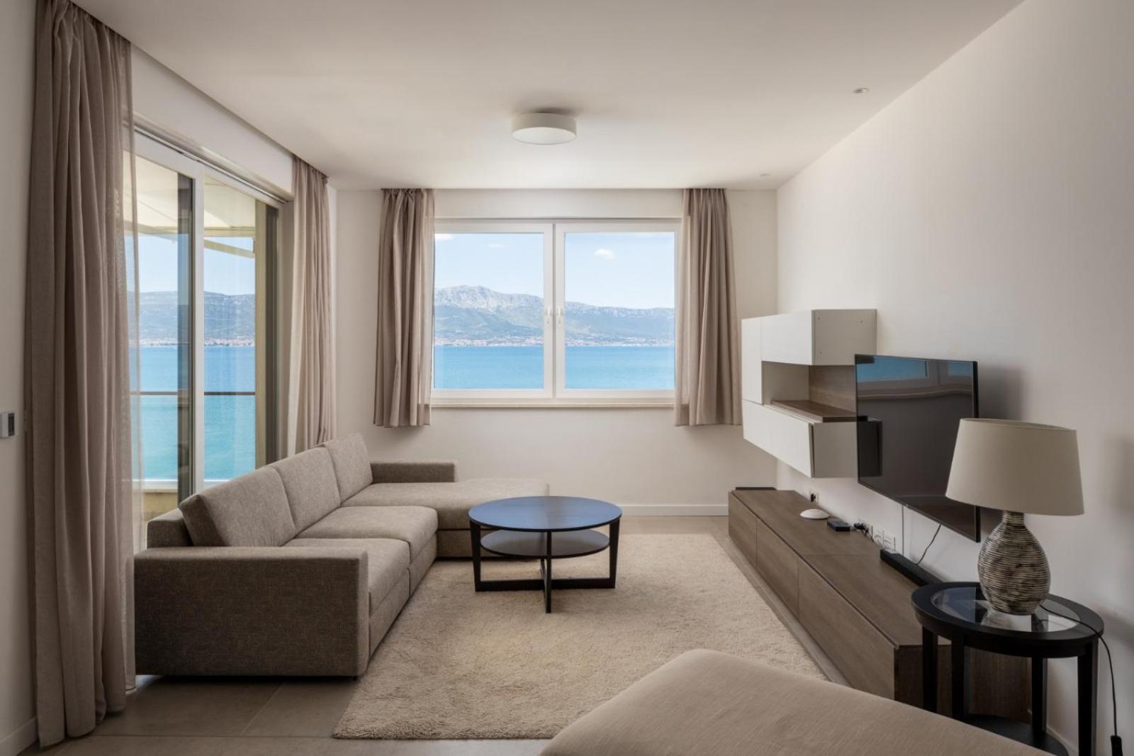 Acadia Beach Villas & Apartments Слатине Экстерьер фото