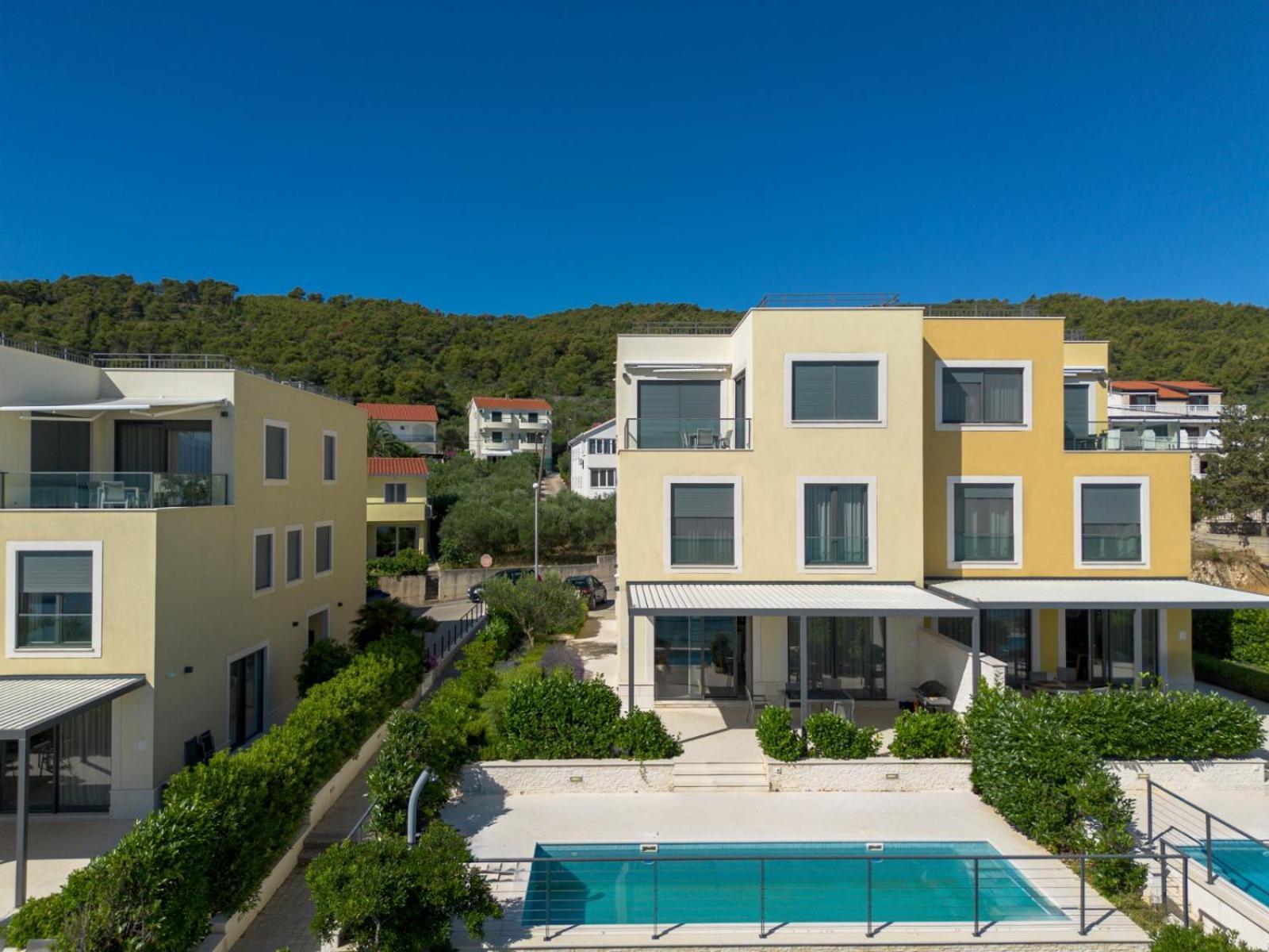 Acadia Beach Villas & Apartments Слатине Экстерьер фото